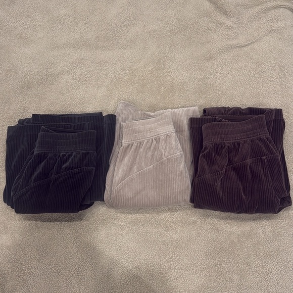 Lululemon Scuba Mid-Rise Wide-Leg Pant *Velvet Cord - Picture 5 of 5